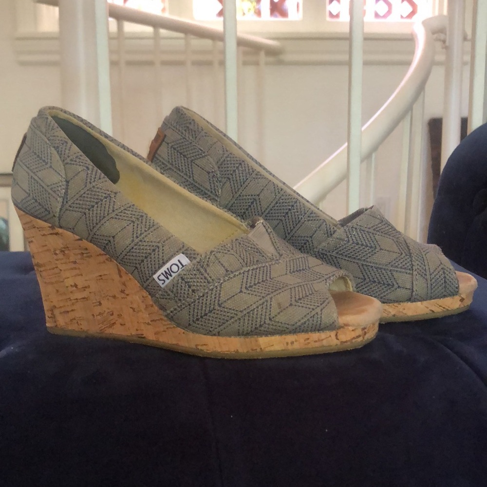 Toms Wedge Sandal - Picture 2 of 5